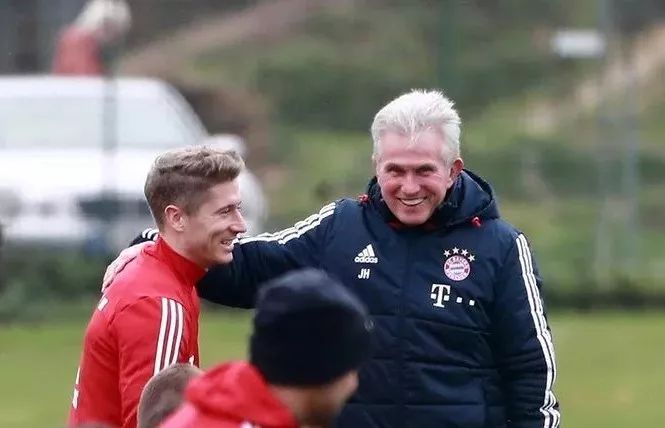 足球比赛的 足球比赛的